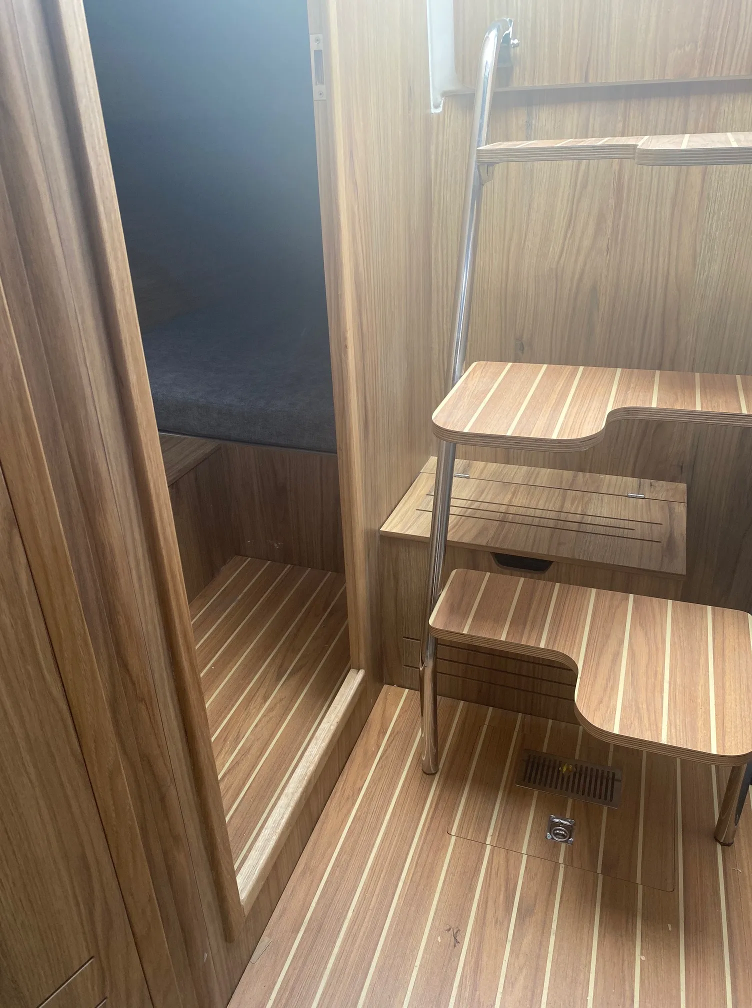 Explore Rydzewo on a 8.85m 3 Cabin Sailing Yacht Rental