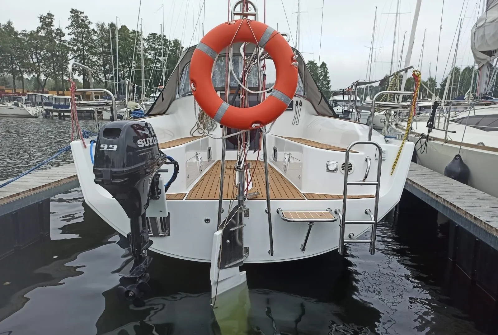 Explore Gizycko on a 8.46m Rental Boat