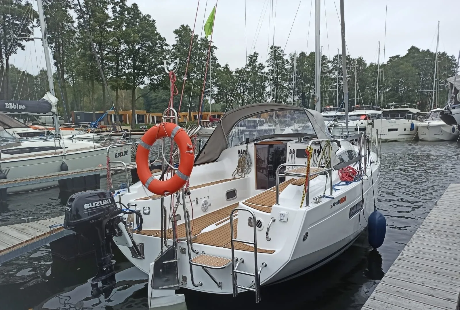 Bravo 6 Charter Boat
