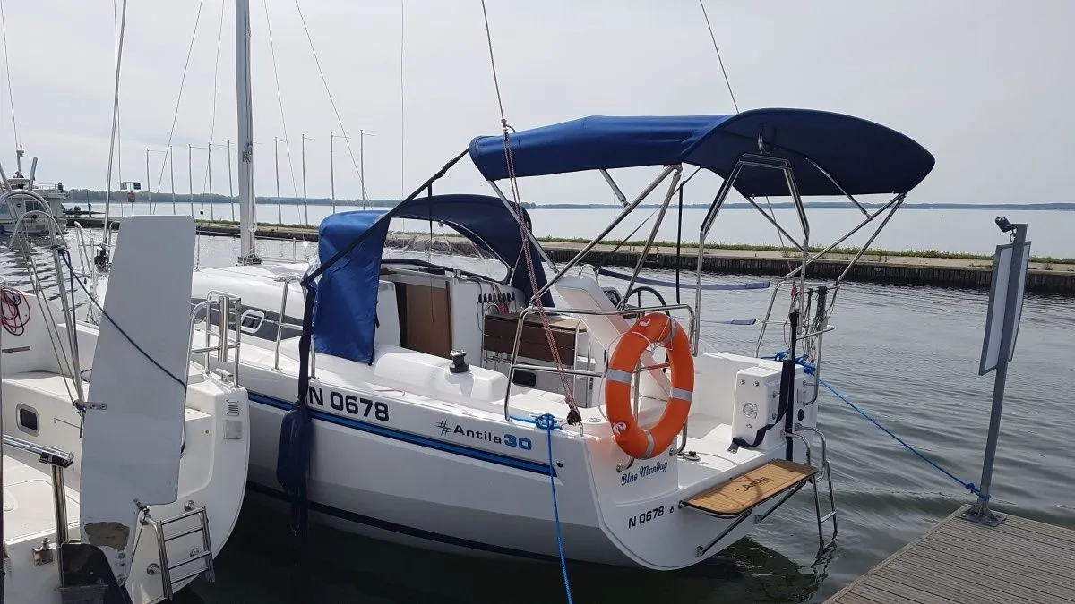 9.45m Rydzewo Sailing Yacht Antila 30 Hire