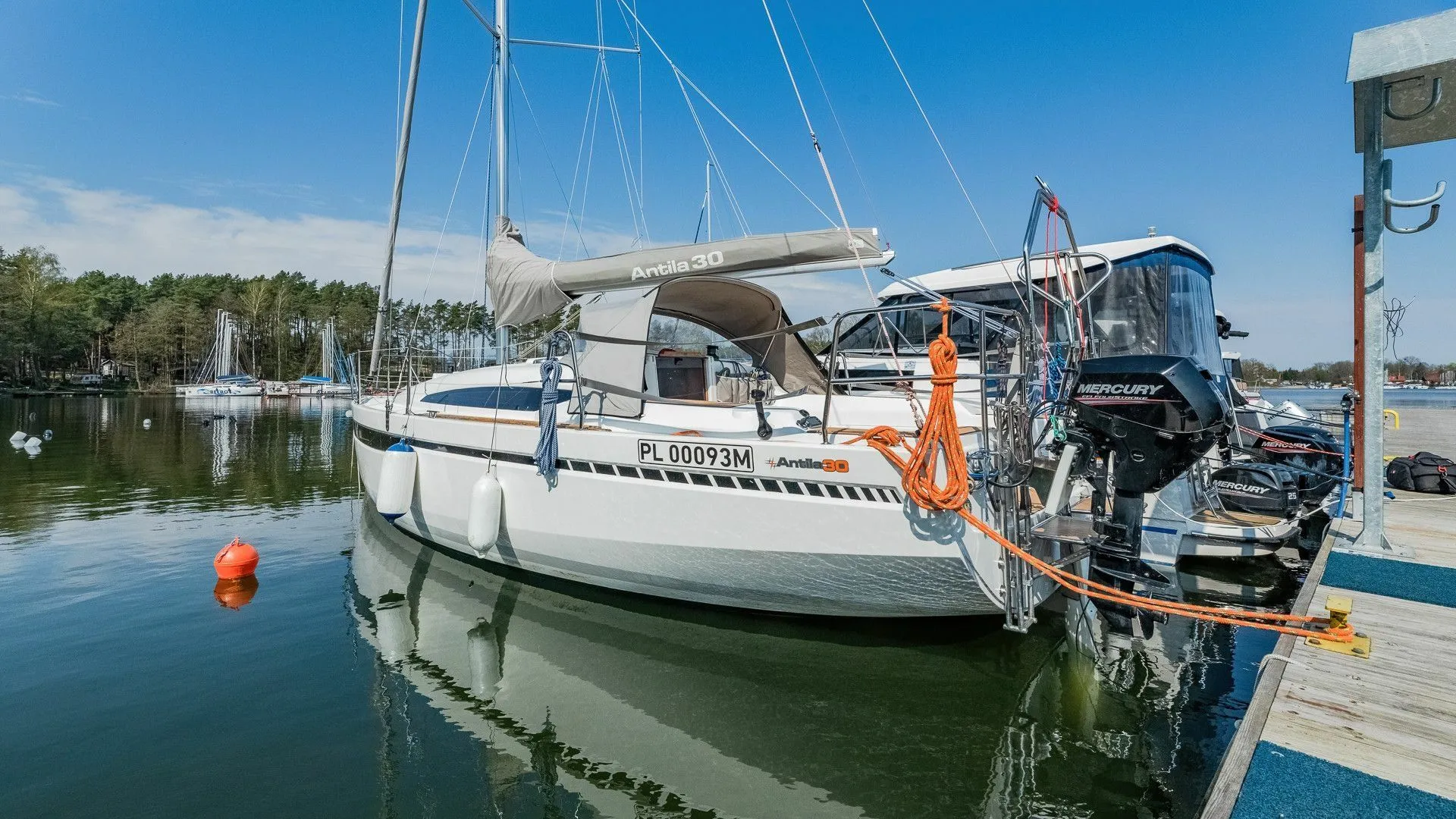 Boat - Explore Wilkasy on a 8.85m 3 Cabin Sailing Yacht Rental