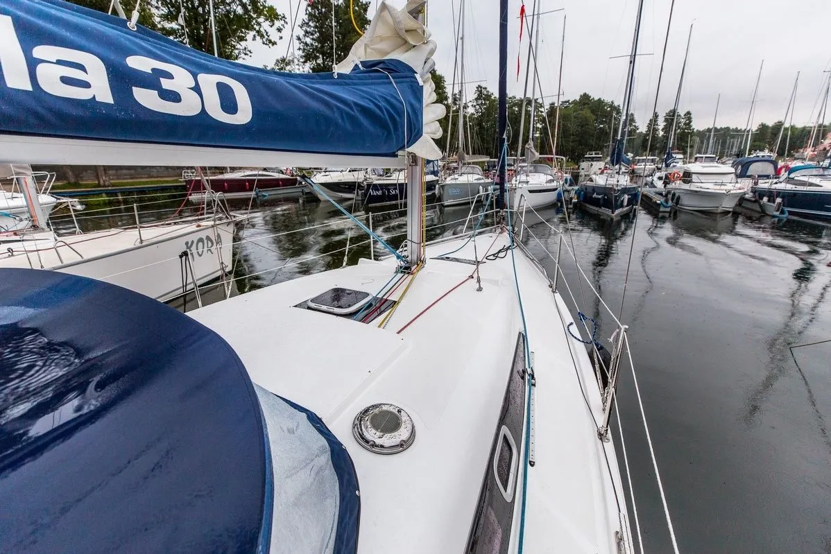Bravo 5 Charter Boat - 5