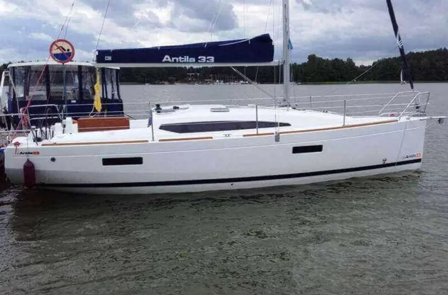 No Name Charter Boat - 1