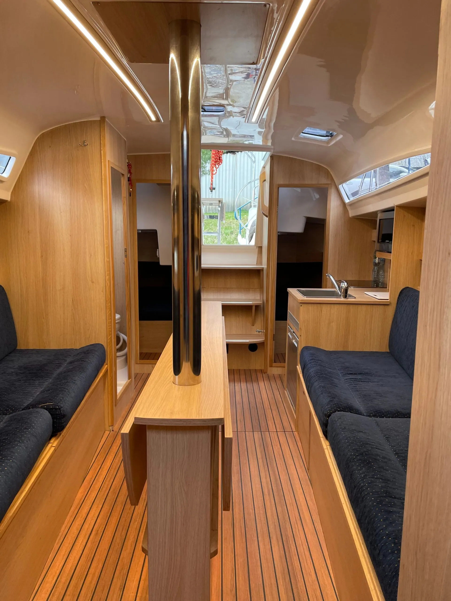 Sliczna Charter Boat