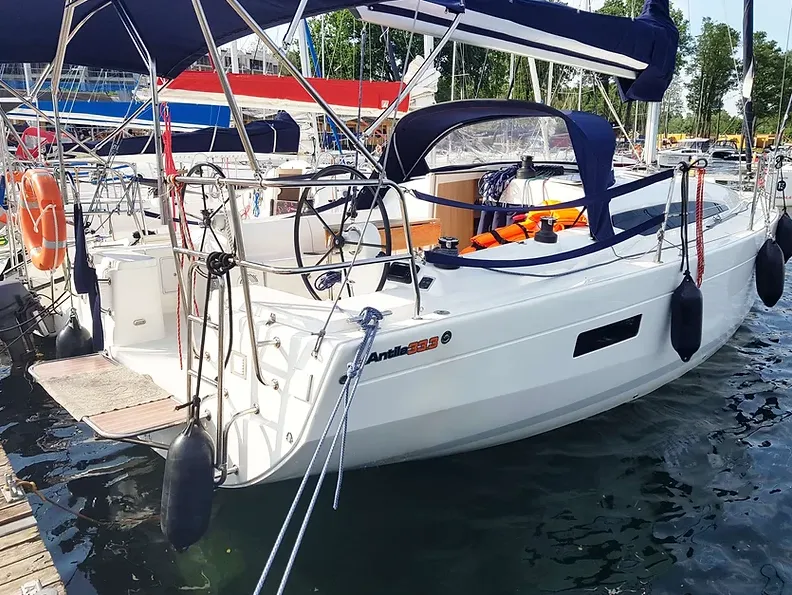 No Name Charter Boat - 1