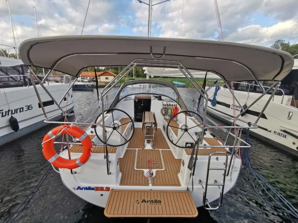Dziki w Natarciu Charter Boat - 5