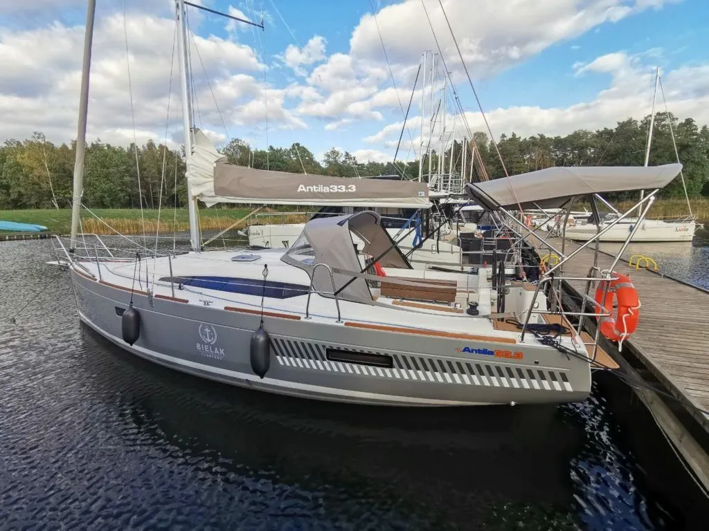 Dziki w Natarciu Charter Boat - 1