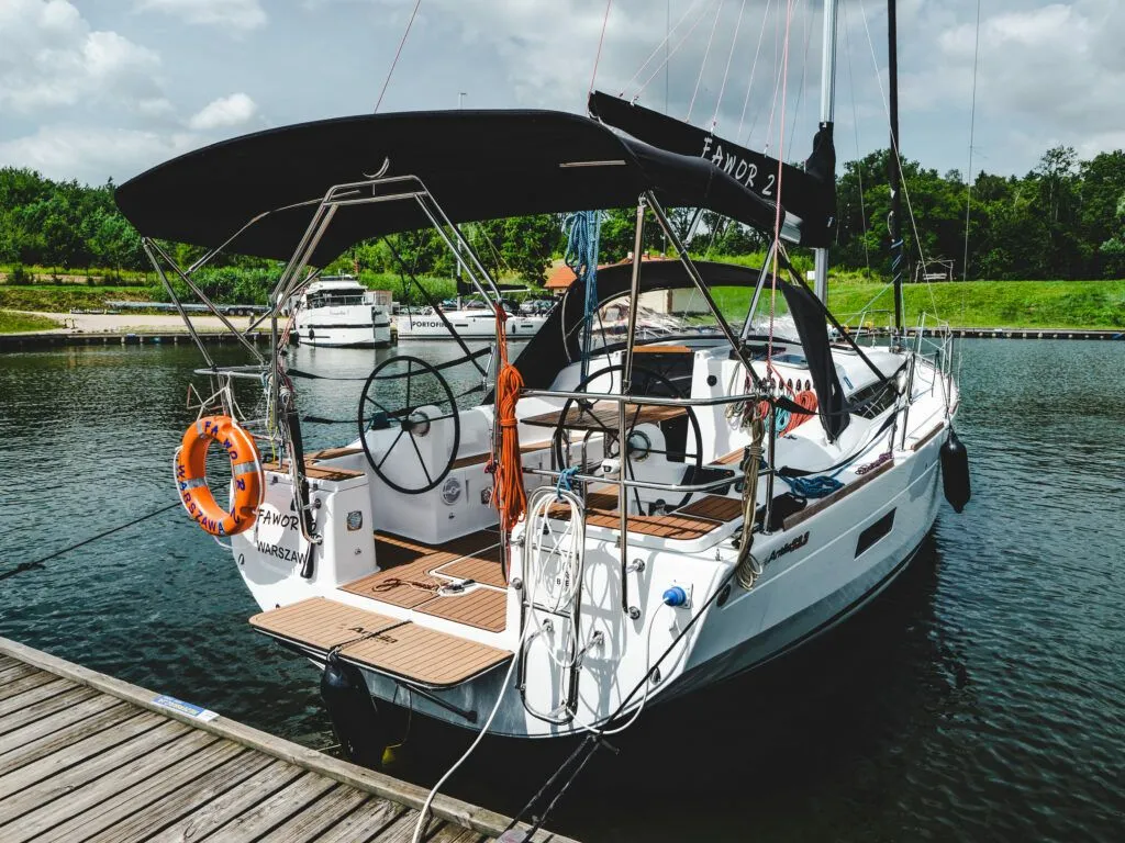 Dziki w Natarciu Charter Boat - 3