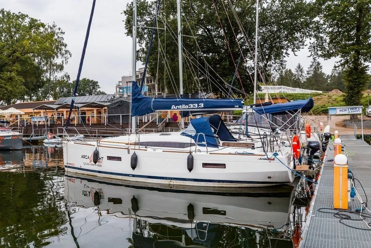 Rent a 10.35m Sailing Yacht Antila 33.3 in Gizycko