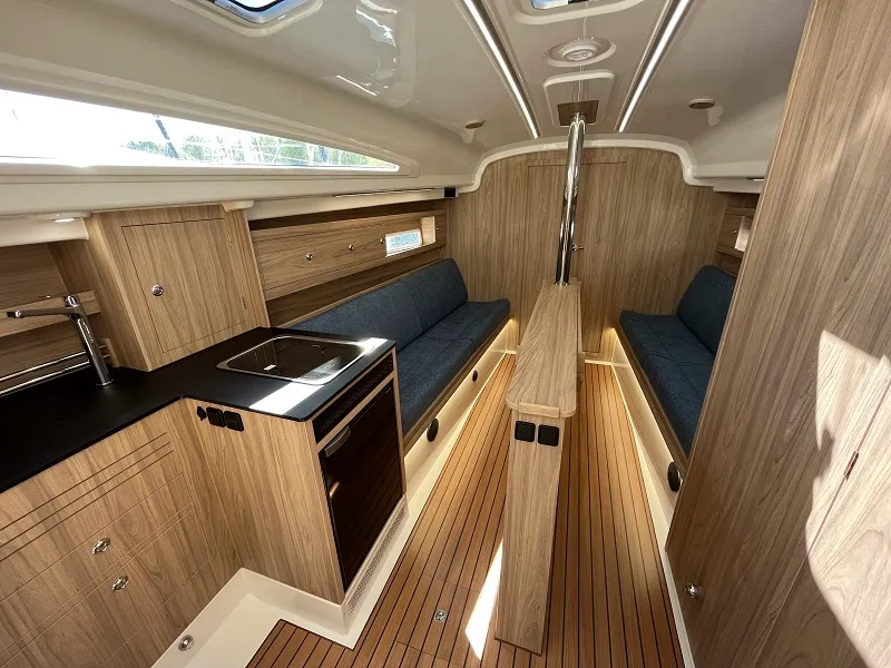 Infinitum Charter Boat - 4