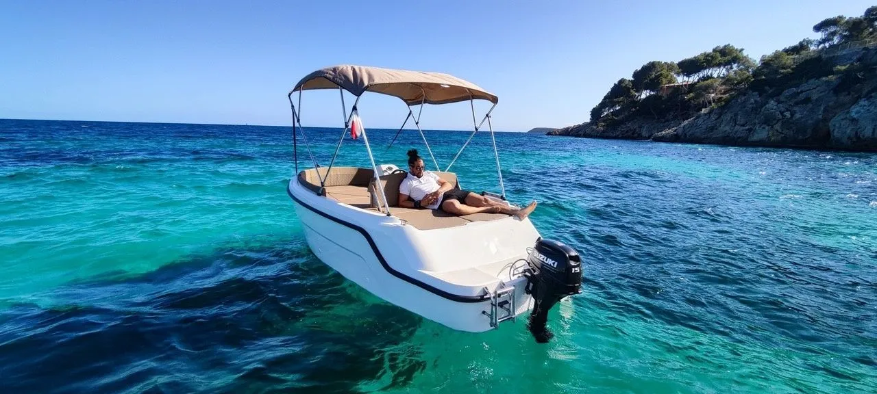Explore Palma de Mallorca on a 4.95m Rental Boat