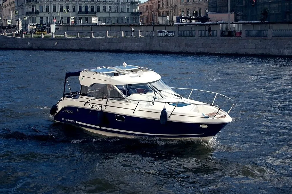 Rent a 7.15m Motor Yacht in Saint Petersburg