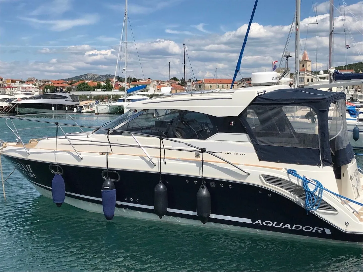 8.88m Dubrovnik Aquador 28HT Motor Yacht Hire