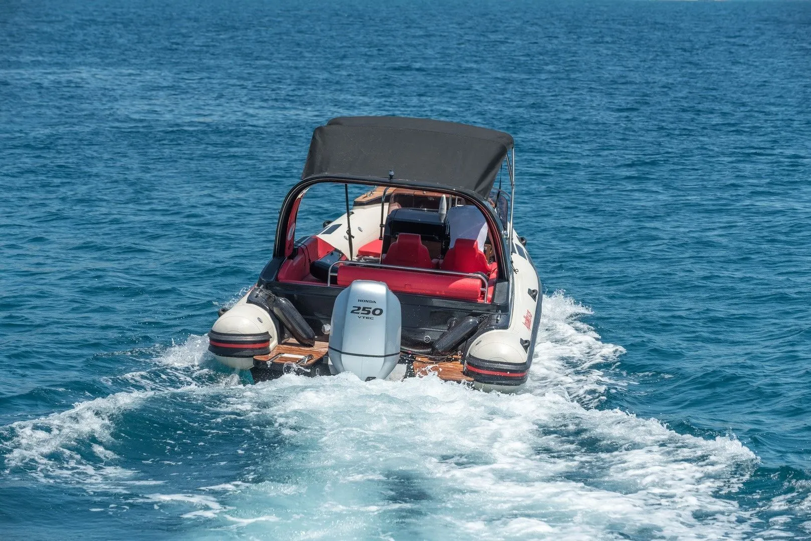 Explore Kastela on a 7.5m Rental Motor Boat