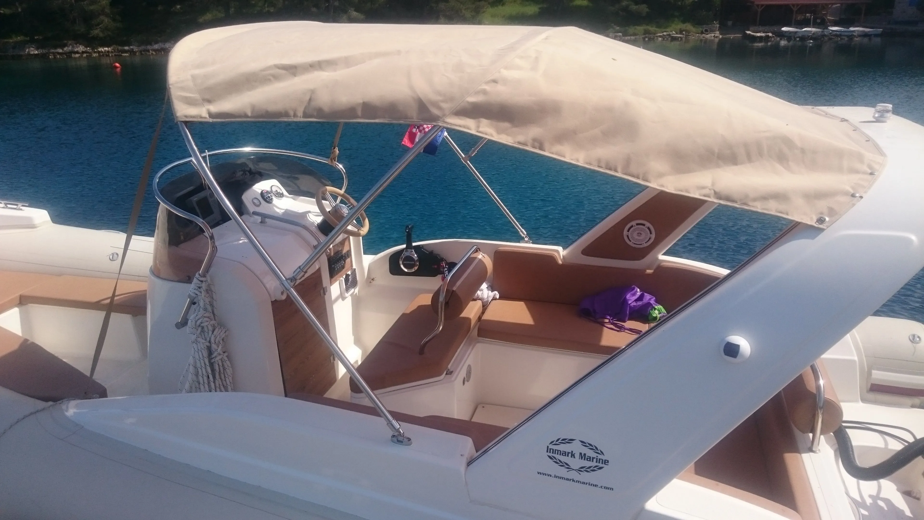 Explore Bol on a 7m Aquamax B23 Motor Boat Rental