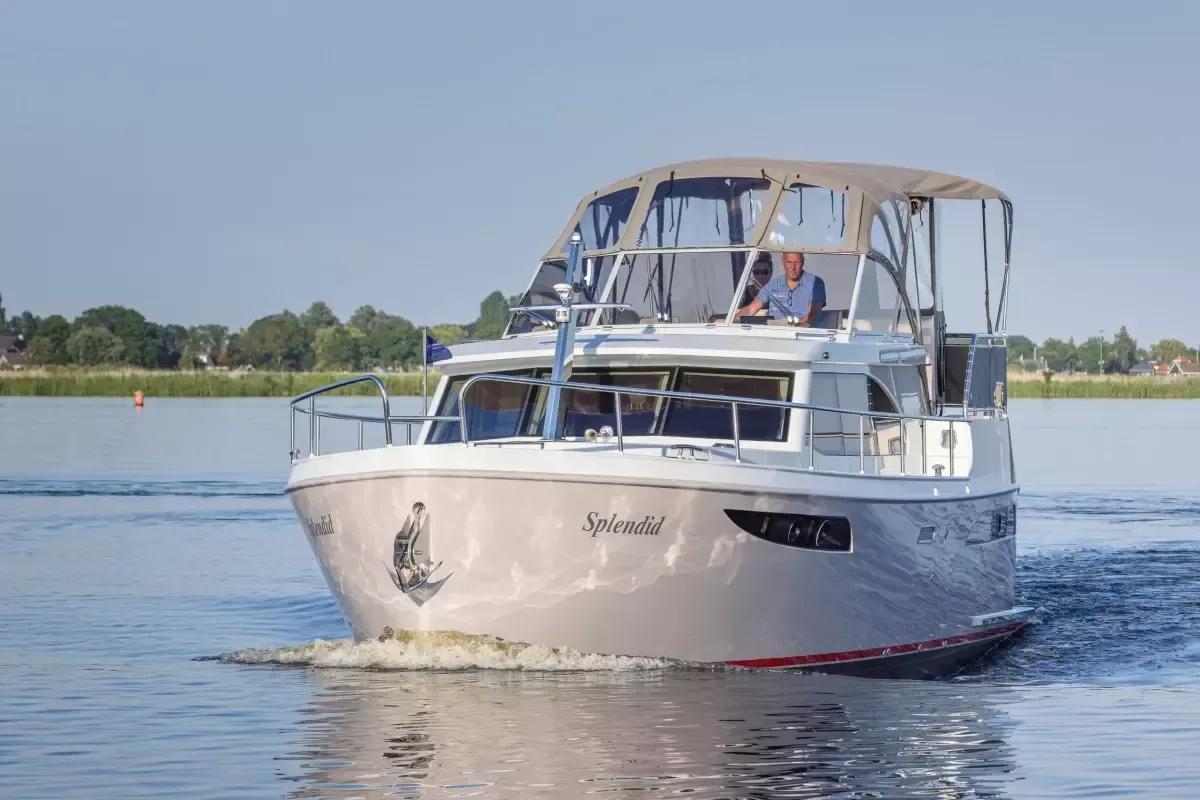Splendid Charter Boat