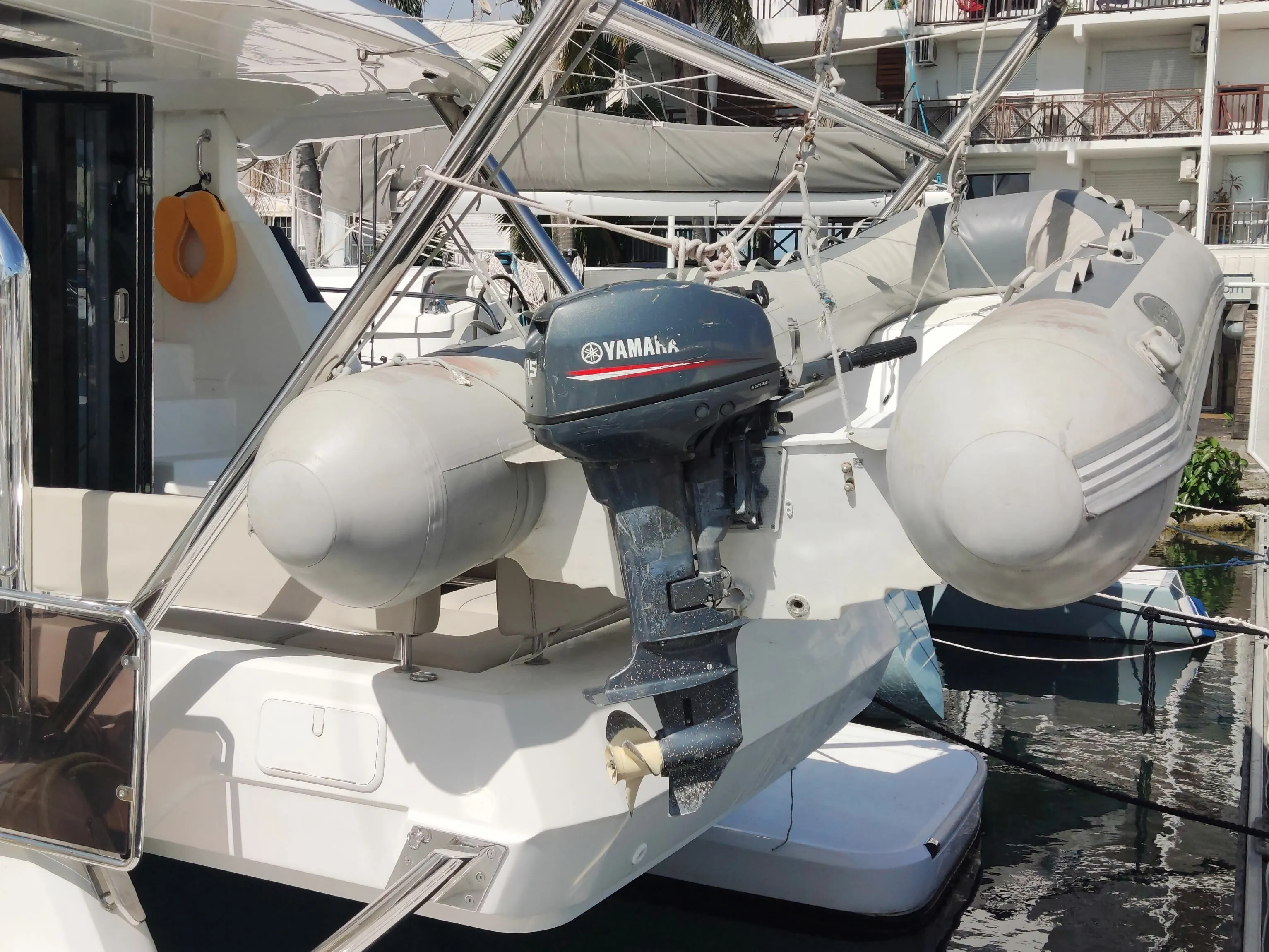 13.7m Pointe-à-Pitre Aquila 44 Power Catamaran Hire