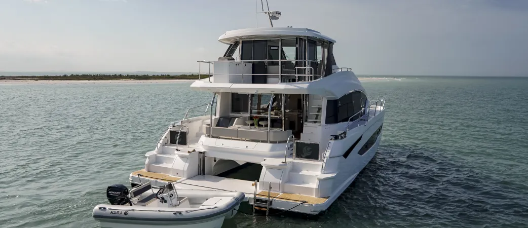 Rent a 16.5m Power Catamaran in Athens
