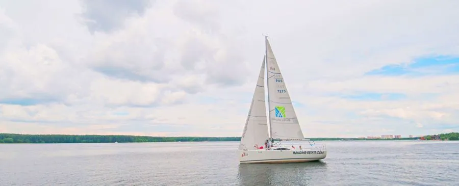 Charter a 9.55m Archambault 31 in Moscow