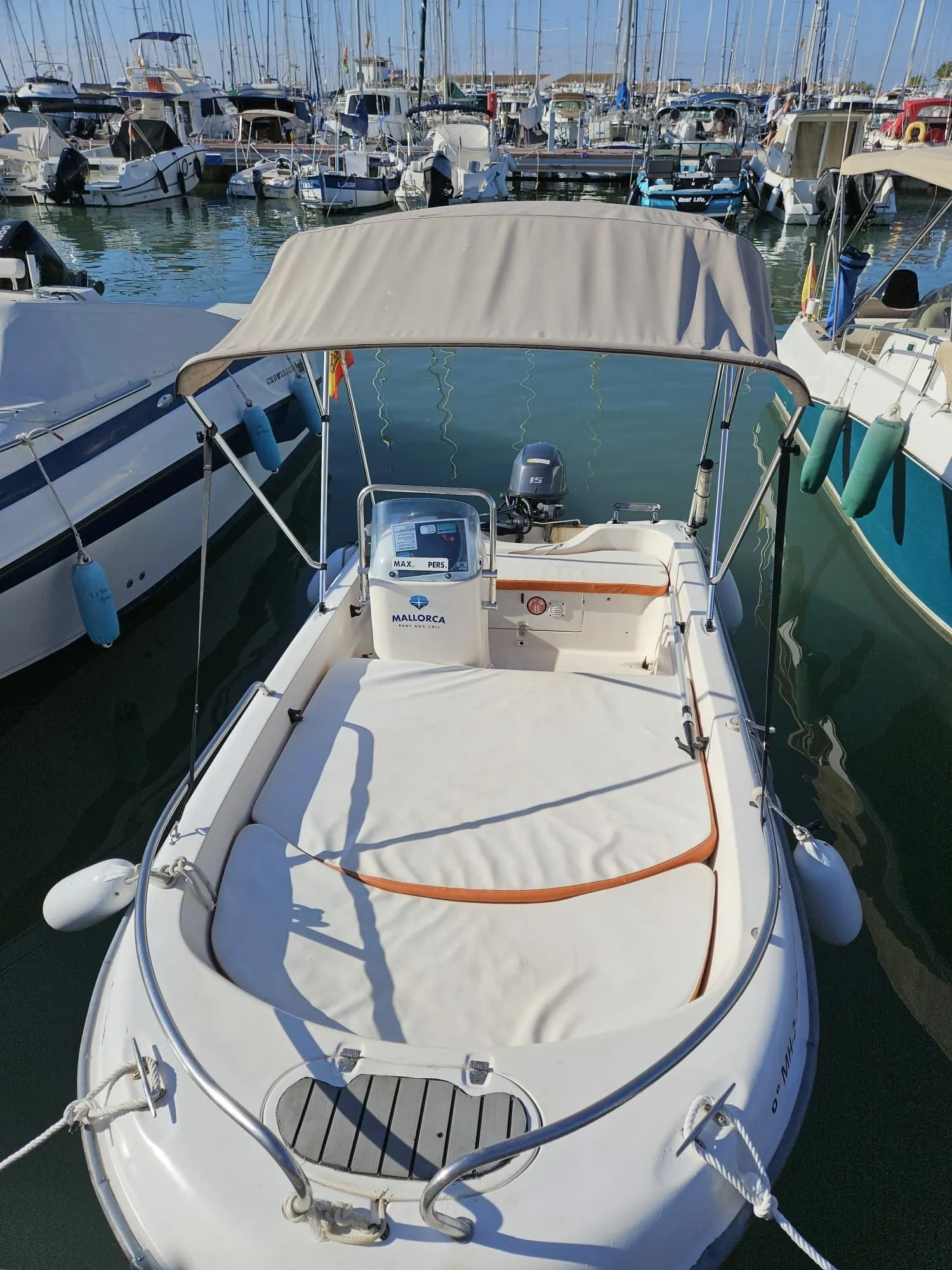 Charter a 4m Motor Boat Astec 400 in Alcudia