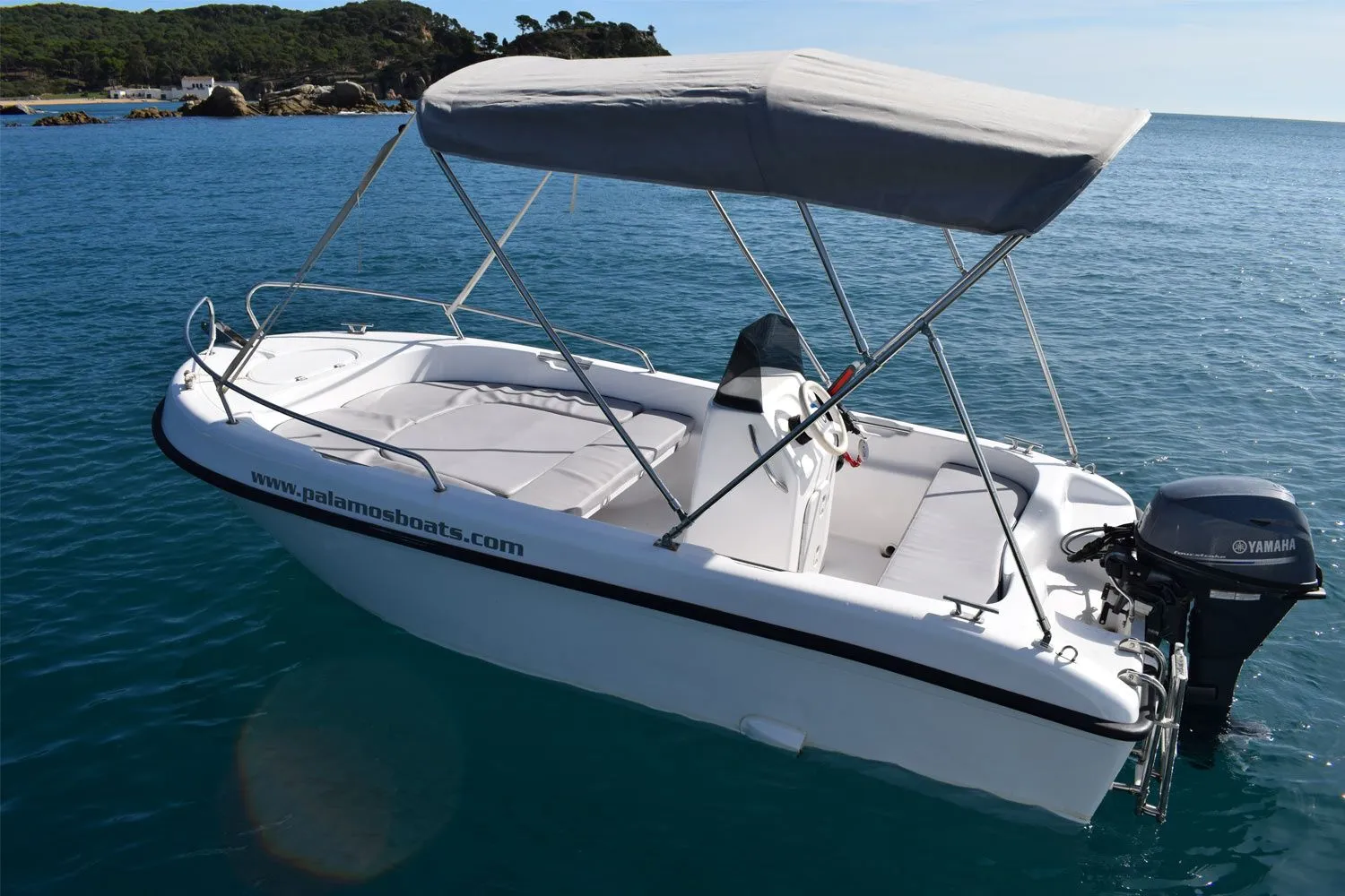Explore Palamos on a 4m Astec 400 Motor Boat Rental