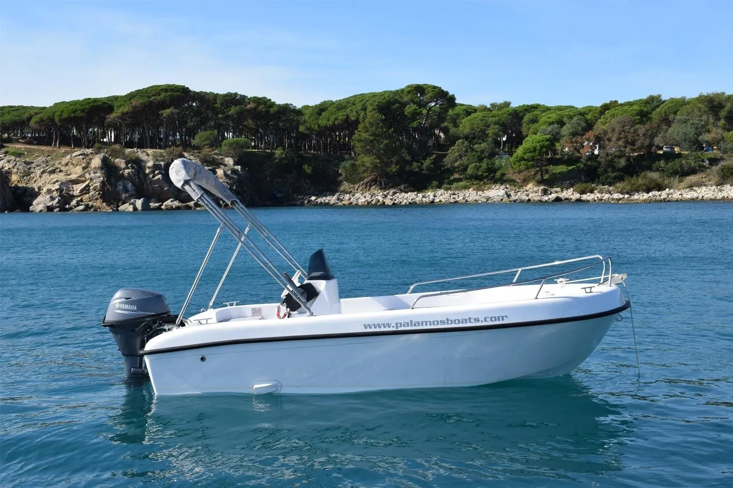 Explore Palamos on a 4m Astec 400 Motor Boat Rental
