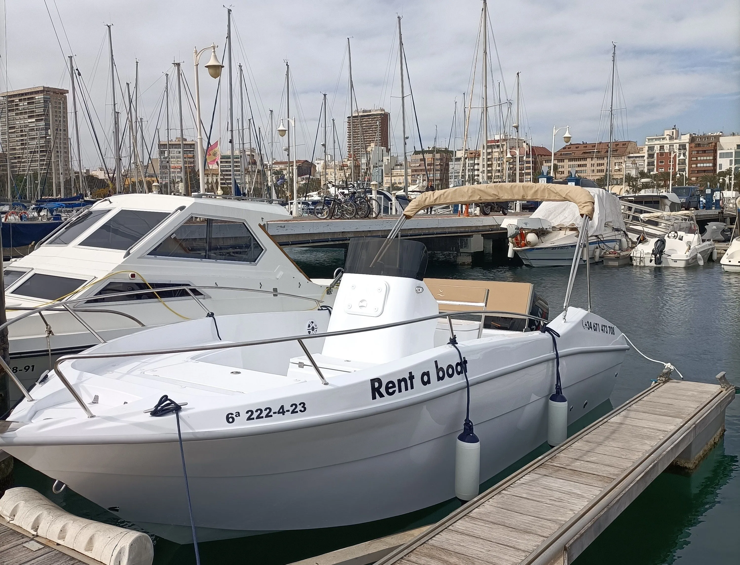 Alicante 6m Motorlu Tekne Kiralık
