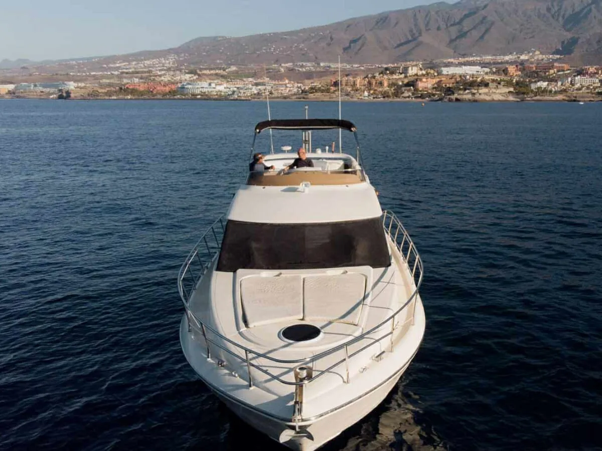 Rent a 14.5m Motor Yacht in Playa de las Americas