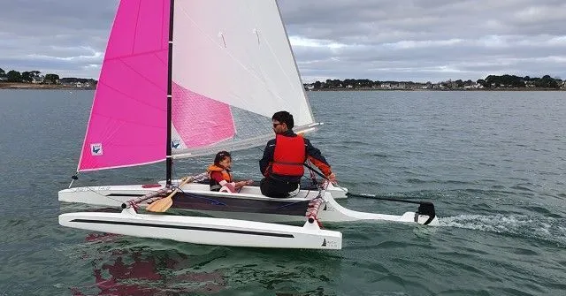 Charter a 4.35m Catamaran in Carnac