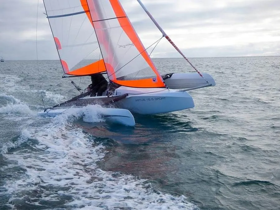 Rent a 4.94m Catamaran Astus 16.5 in Carnac