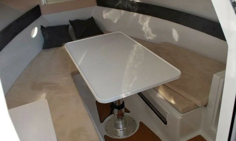 Sun Cruiser Charter Boat