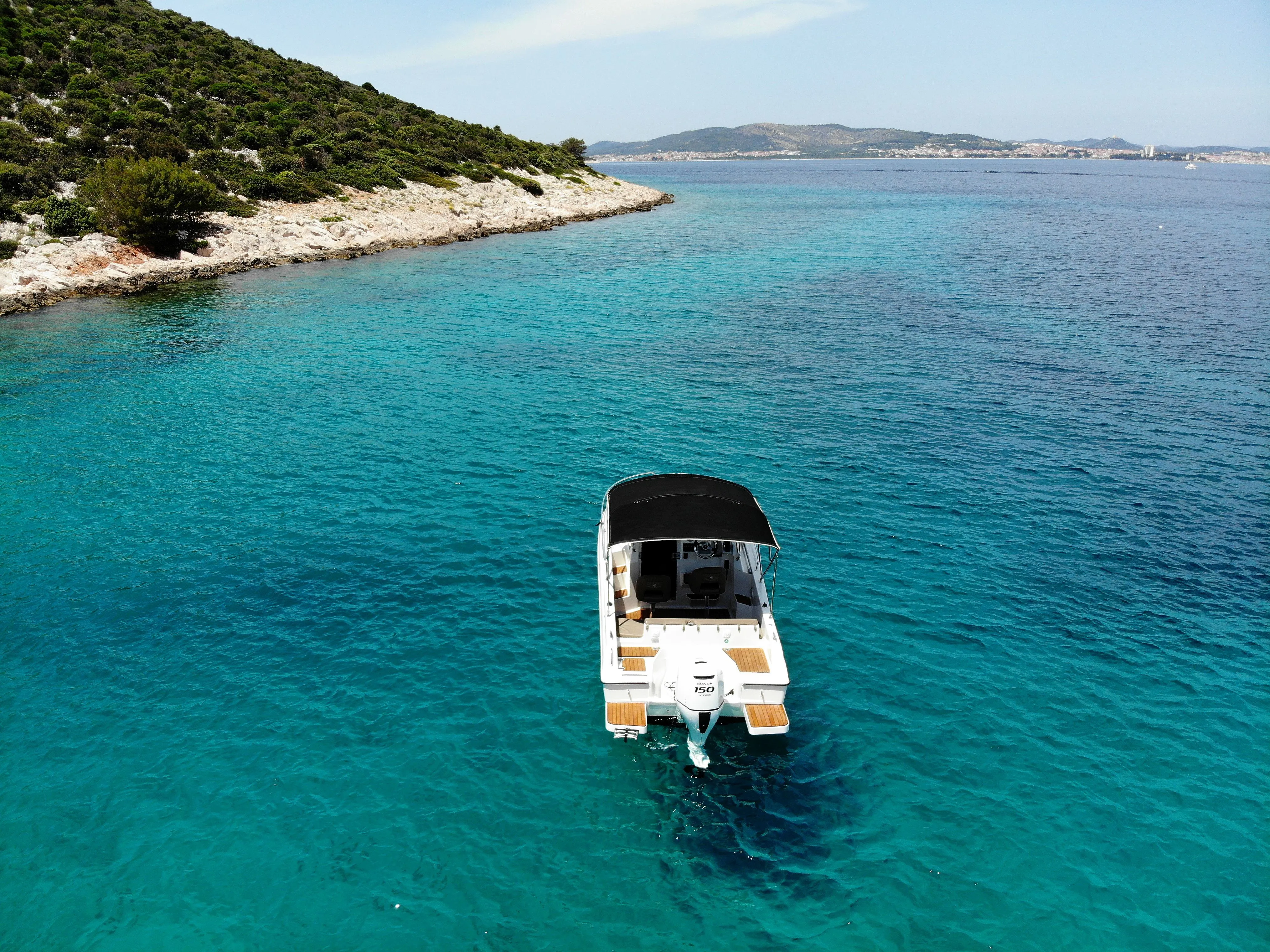 Sun Cruiser Charter Boat