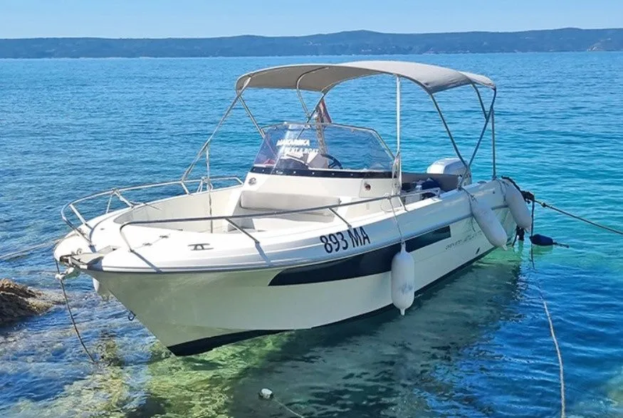 Rent a 6.7m Boat in Makarska