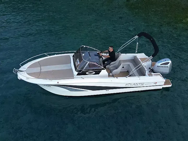 Explore Makarska on a 7.29m Rental Atlantic Marine 730
