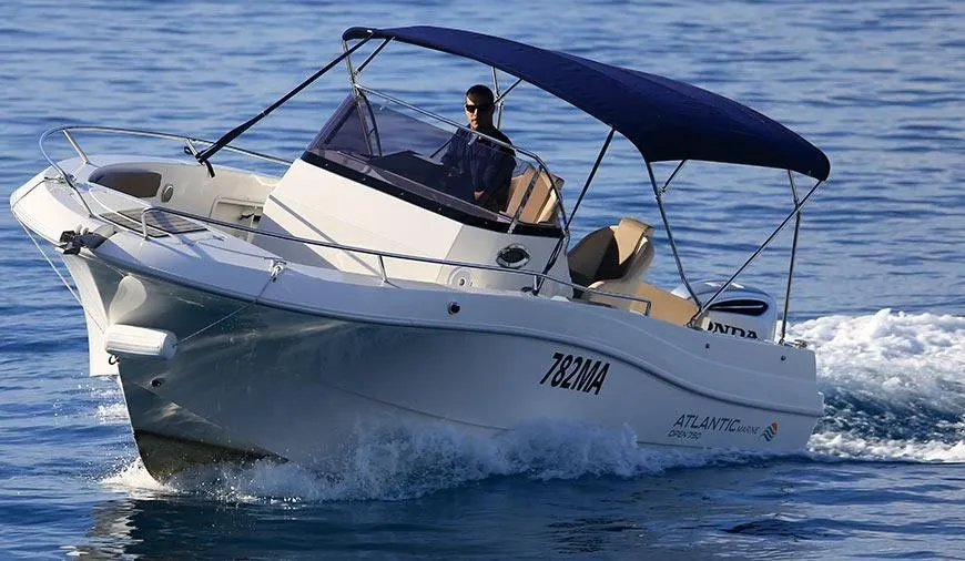 Charter a 7.7m Boat in Makarska
