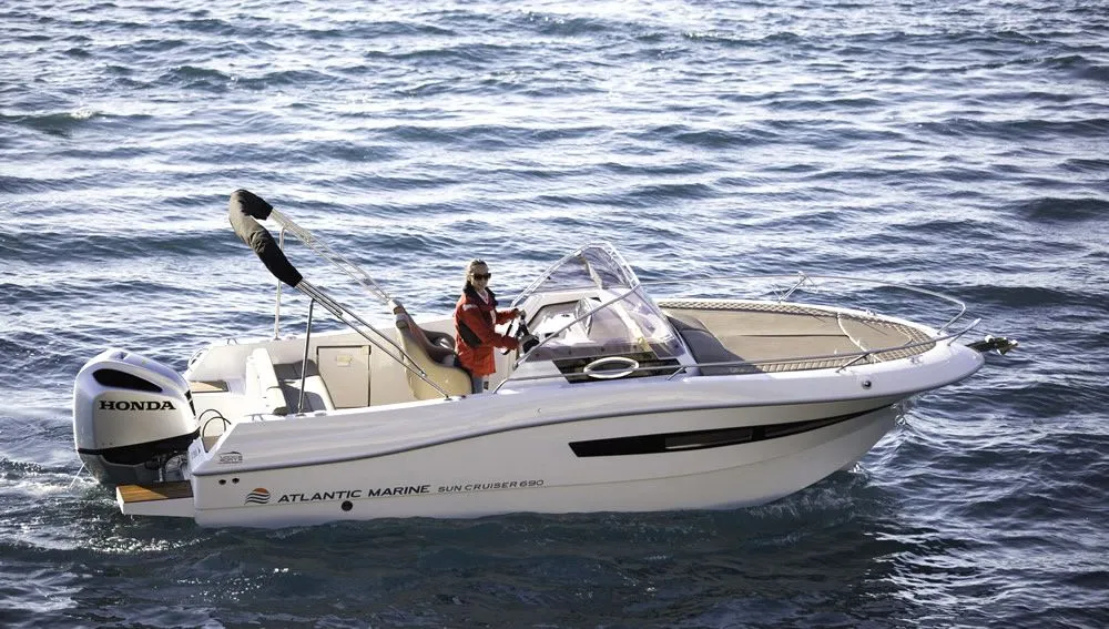 6.9m Zadar Atlantic Marine Suncruiser 690 Hire