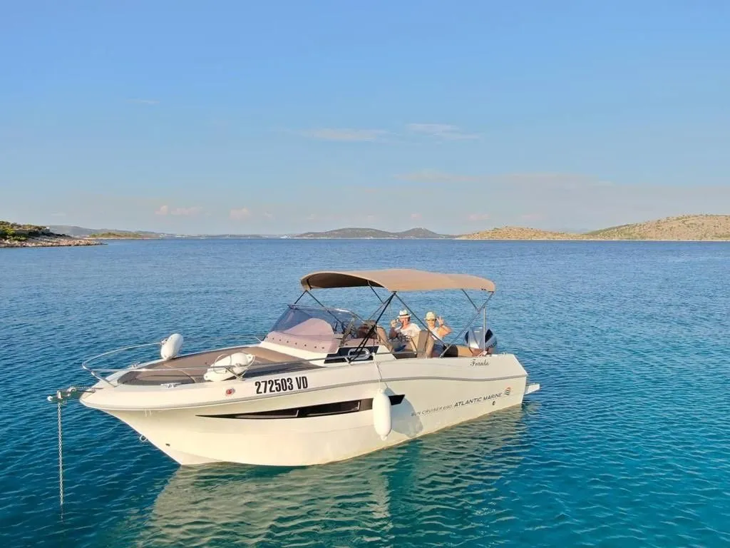 6.9m Tribunj Atlantic Marine Suncruiser 690 Motor Boat Hire
