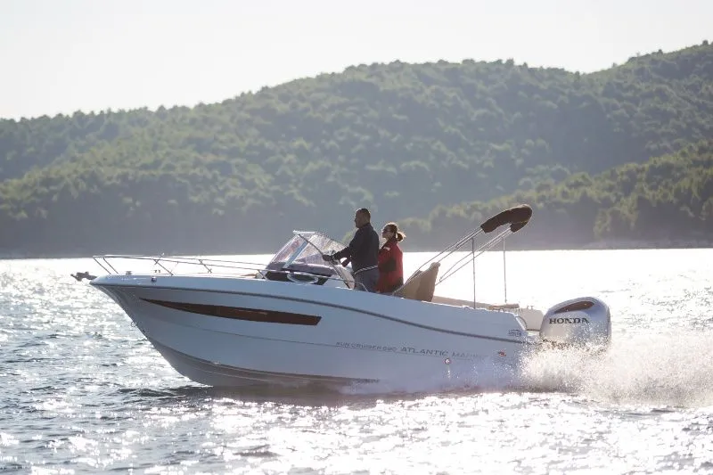 6.9m Pula Boat Hire
