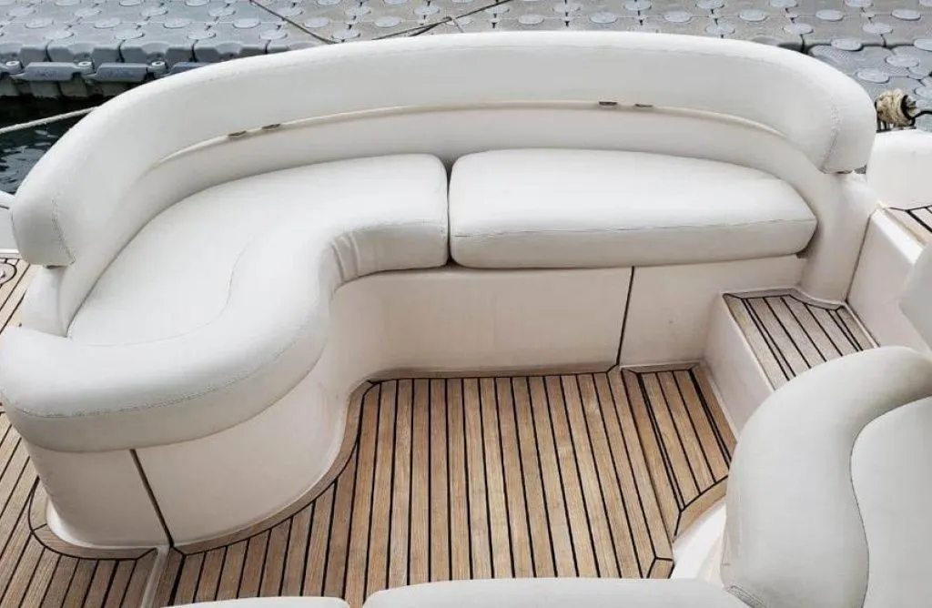 Tchu Charter Boat