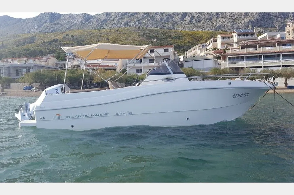 Charter a 7.5m Atlantis 7.5 Motor Boat in Split