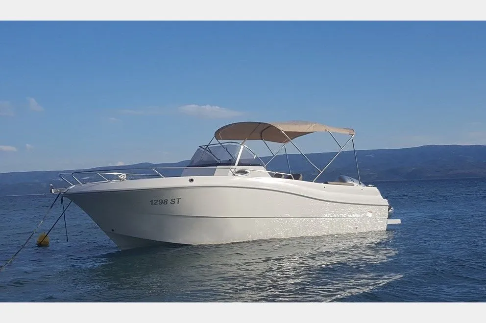Charter a 7.5m Atlantis 7.5 Motor Boat in Split