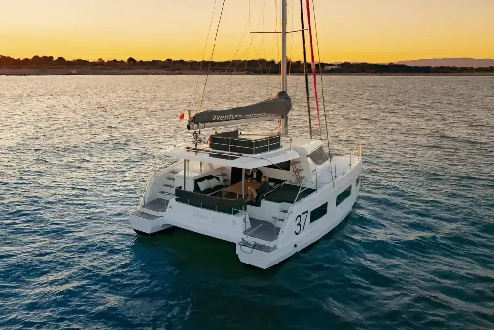 Charter a 10.9m Aventura 37 Catamaran in Novi Vinodolski
