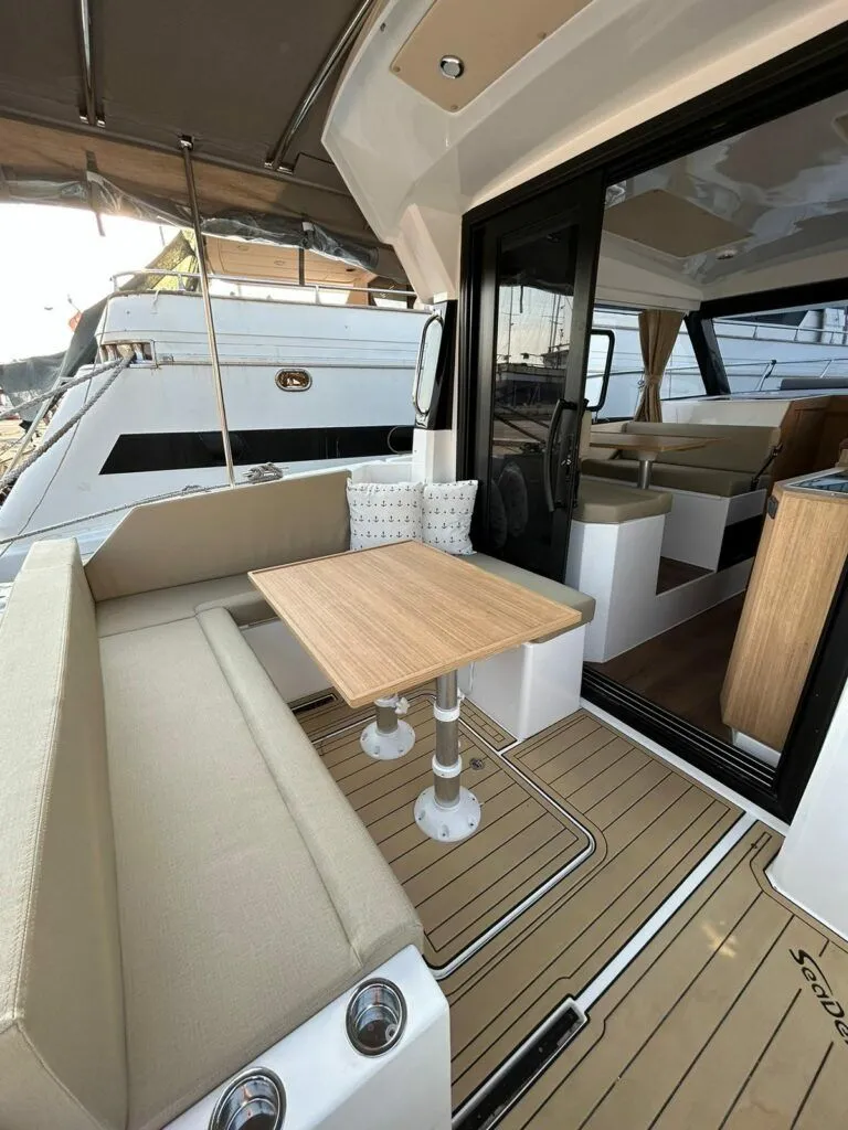 Charter a 9m 2 Cabin Motor Yacht in Petrčane