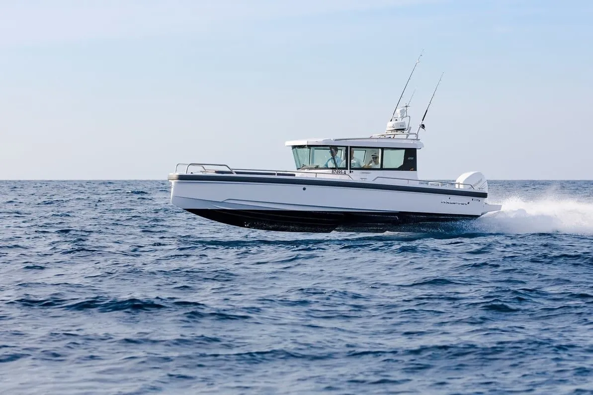 Charter a 9.18m Motor Boat in Petrčane
