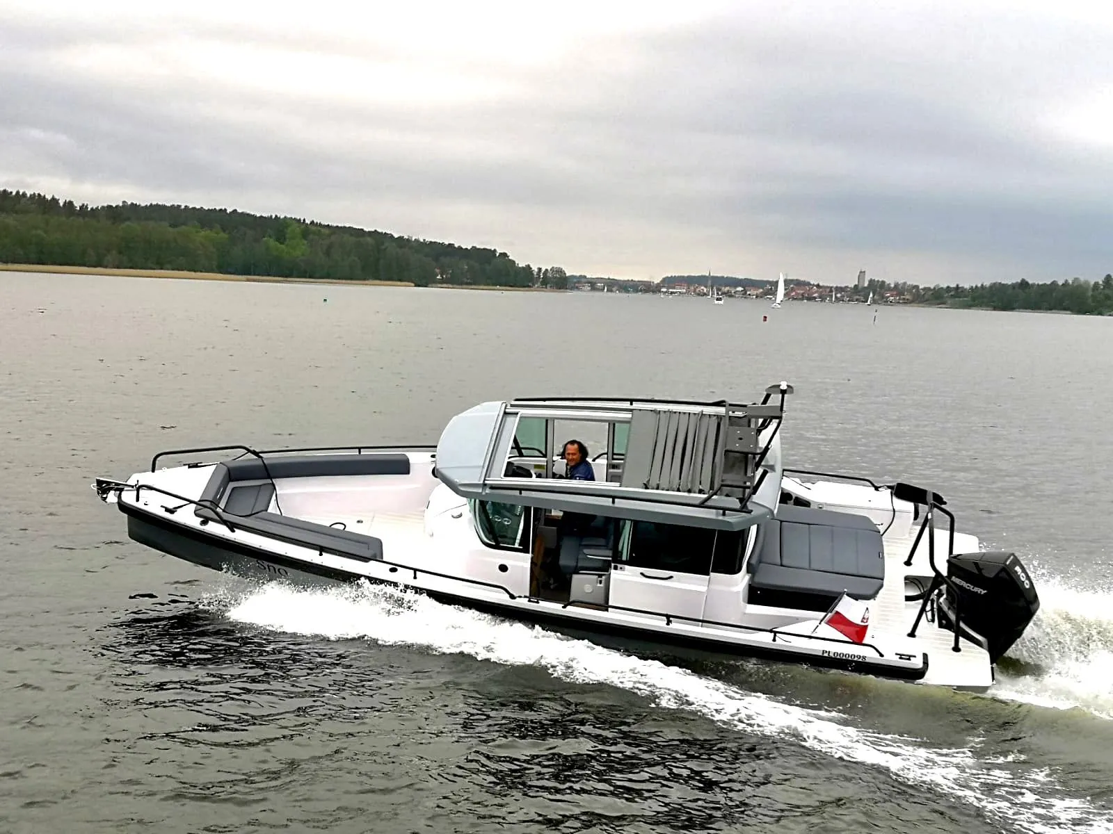 Sno Charter Boat