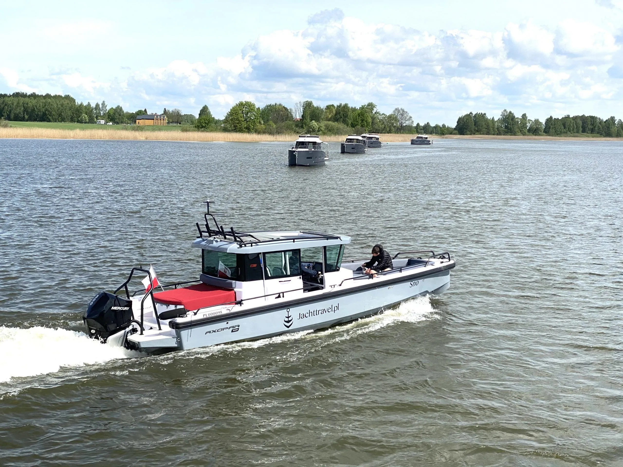 Sno Charter Boat