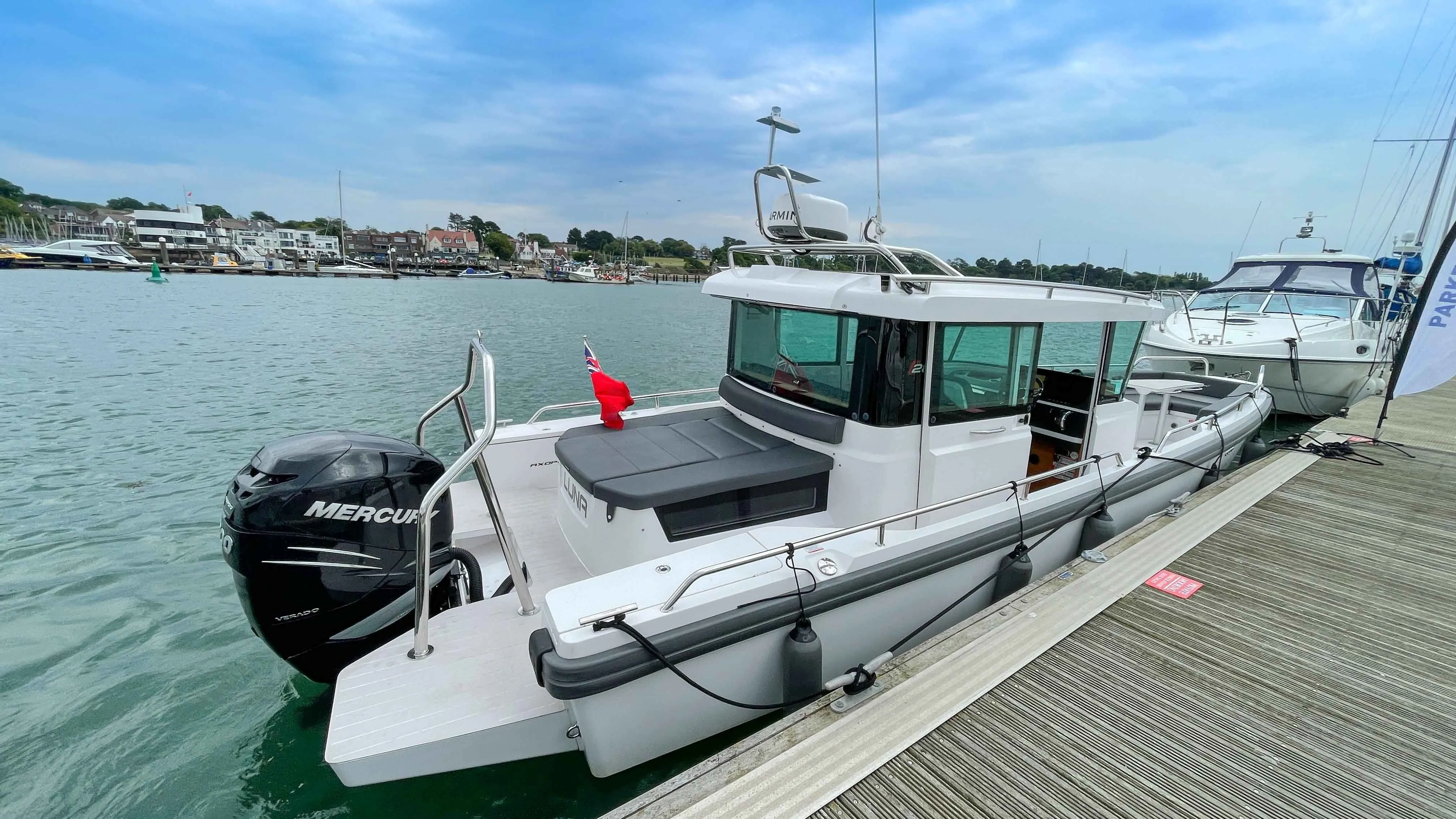 9.05m Southampton Motor Yacht Hire