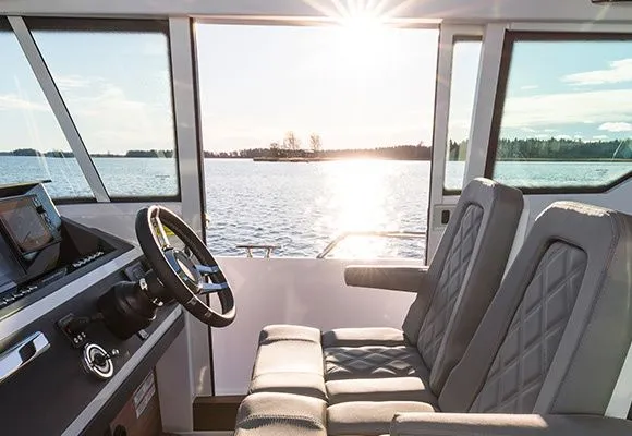 Charter a 9.2m Motor Boat in Kortgene