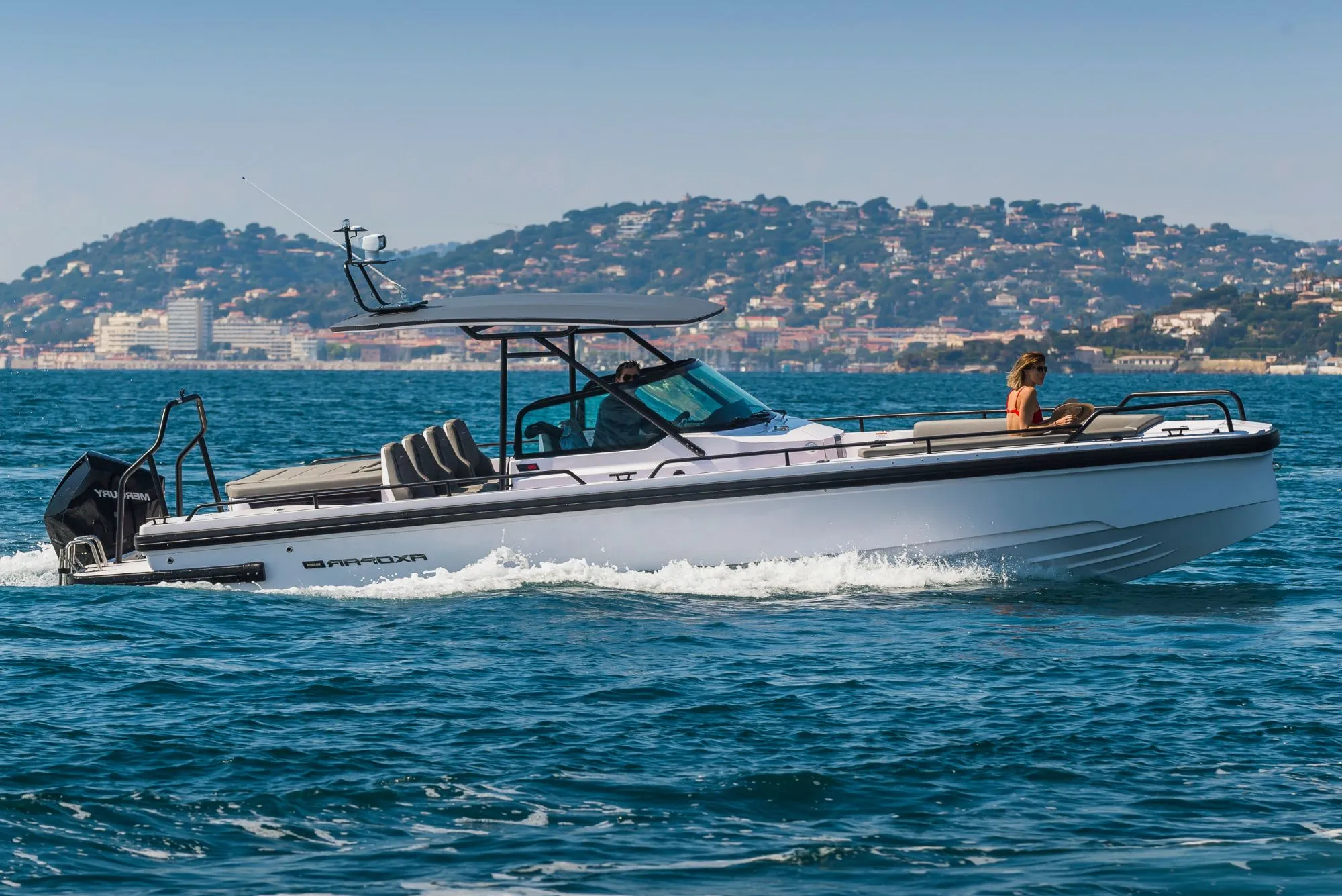 9.18m Gouvia Axopar 28 TT Motor Boat Hire