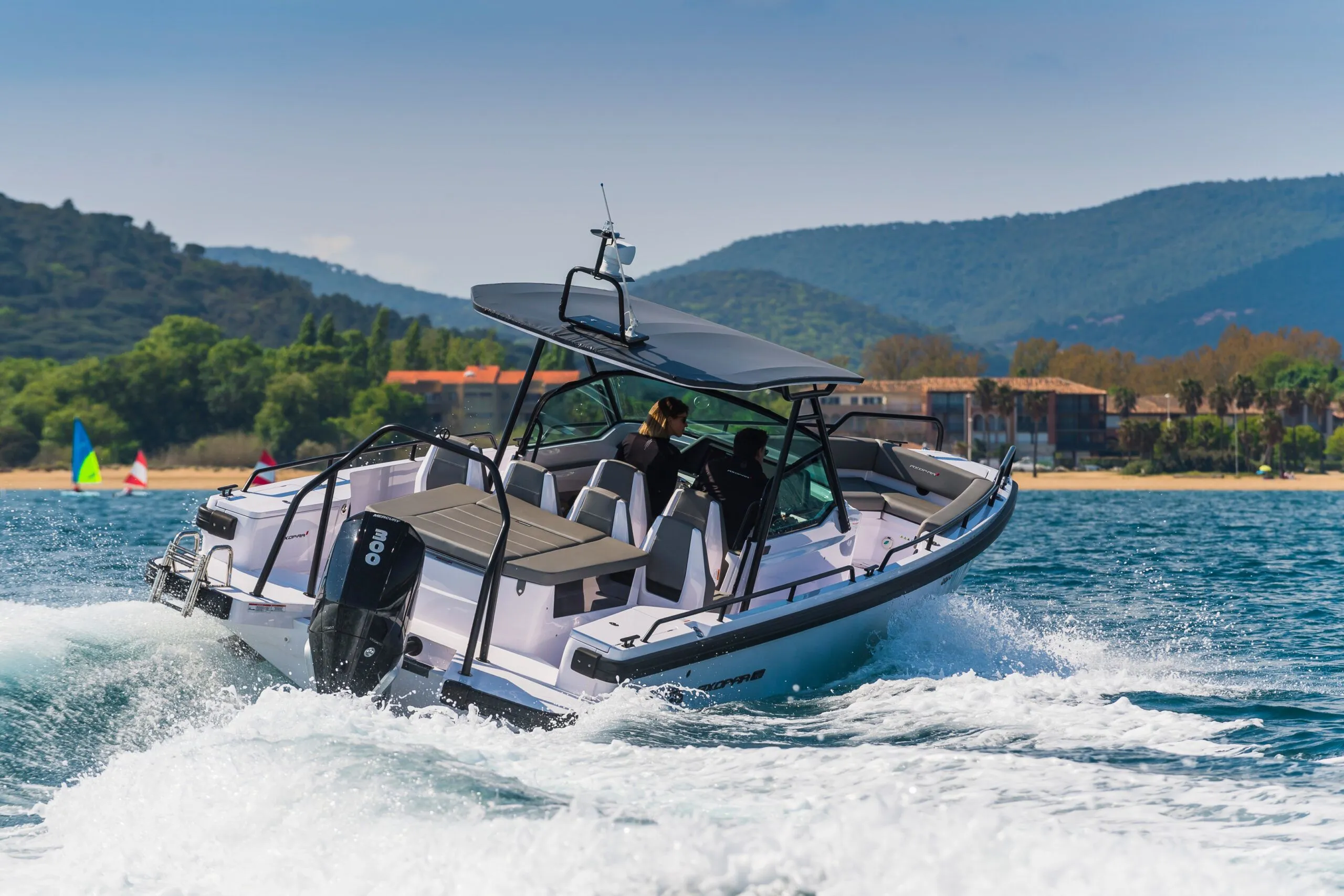 9.18m Gouvia Axopar 28 TT Motor Boat Hire